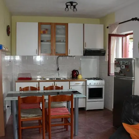 Mirjana Apartment Marina